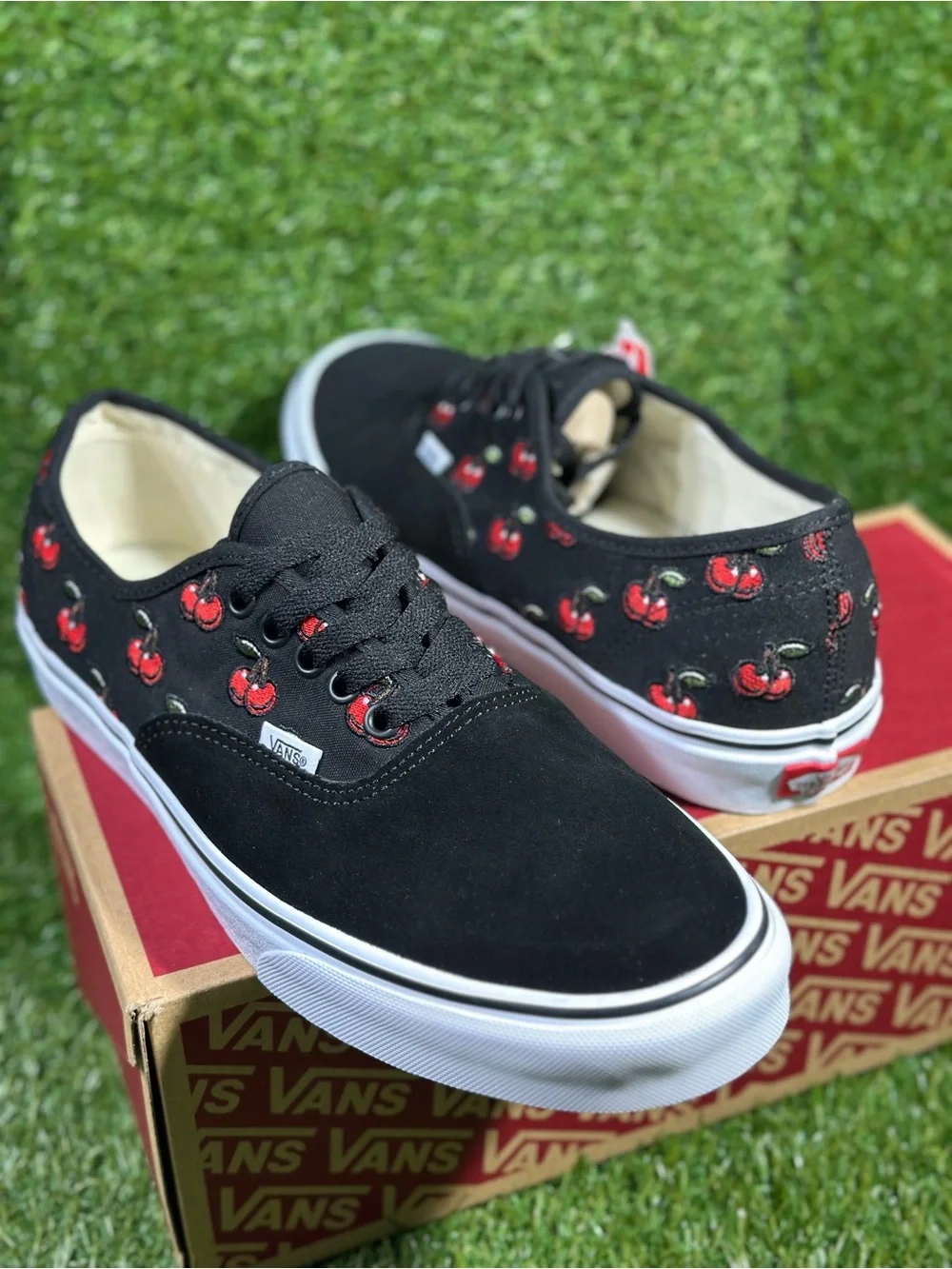 Vans Authentic Cherries ,Black with Red Cherry Print, Men’s 11.5 , VN0A2Z5IL6M